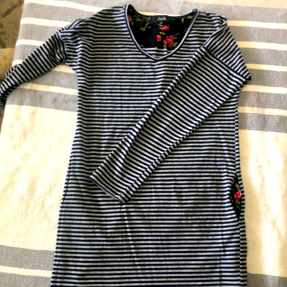 BOGO. Lightweight dress/tunic. Cute floral detail on neck and pockets. 🌸